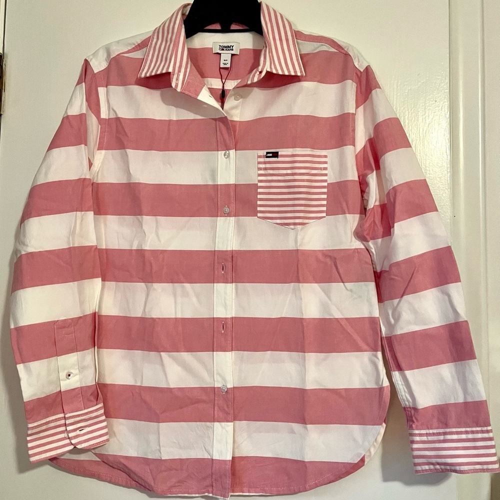 NWT Tommy Hilfiger striped Relax fit button down shirt